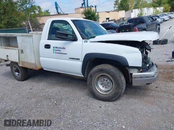 2006 Chevrolet Silverado 2500HD with VIN 1GBHK24U36E151890, listed as a IAAI auction lot 43035780 with 302,003 mi miles and . Bid and sale history available at DreamBid. Image 1.