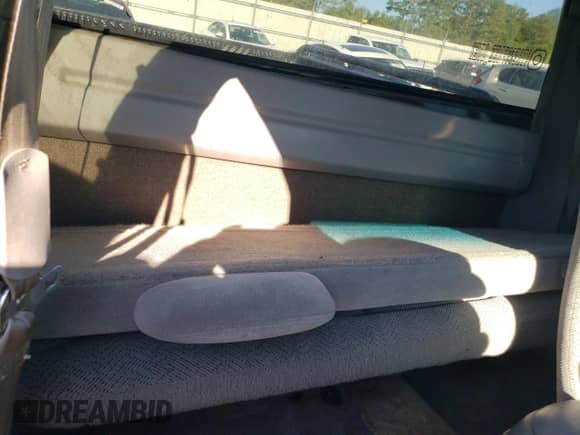 1995 GMC Sierra 1500 z VIN 2GTEC19K7S1585318, wystawiony jako Copart lot #73648904 z przebiegiem 196 568 mil mil oraz Szkoda całkowita • Salvage title. Historia ofert i sprzedaży dostępna na DreamBid. Obrazek 10.