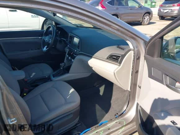 2020 Hyundai Elantra SEL with VIN KMHD84LFXLU969492, listed as a IAAI auction lot 42630997 with 35,922 mi miles and . Bid and sale history available at DreamBid. Image 5.