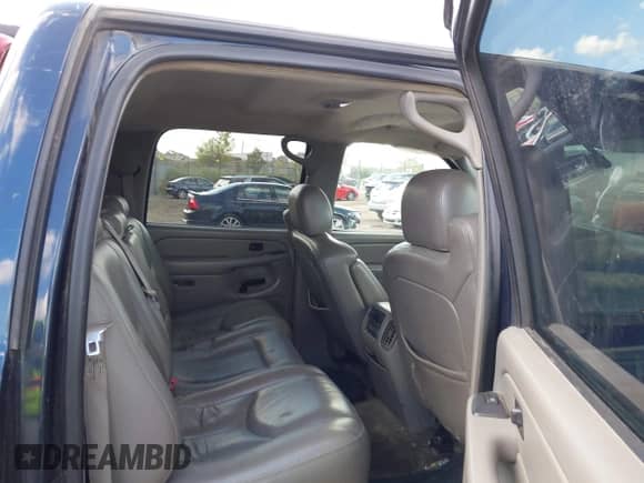 2005 Chevrolet Silverado 1500 LS с VIN 2GCEK13T551396840, выставлен на аукционе IAAI как лот 43411518 с пробегом Не указан миль и . История ставок и продаж доступна на DreamBid. Изображение 8.