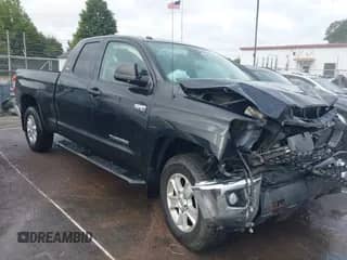 2018 Toyota Tundra SR с VIN 5TFRY5F1XJX241571, выставлен на аукционе IAAI как лот 43333371 с пробегом 125 478 миль миль и . История ставок и продаж доступна на DreamBid. Изображение 1.