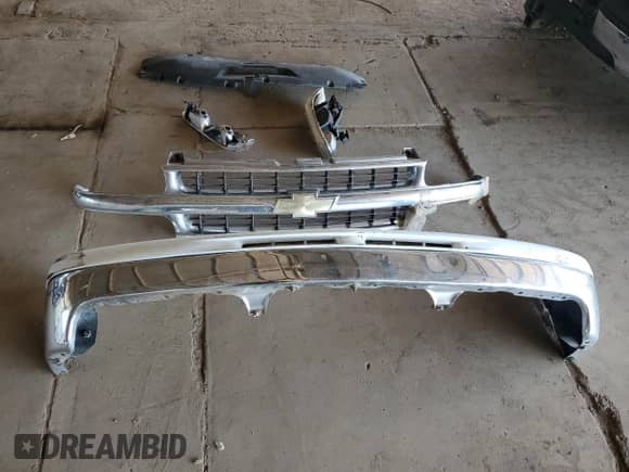 2006 Chevrolet Suburban LS 1WT z VIN 1GNEC16Z16J129349, wystawiony jako Copart lot #80128895 z przebiegiem 251 498 mil mil oraz Szkoda całkowita • Salvage title. Historia ofert i sprzedaży dostępna na DreamBid. Obrazek 13.