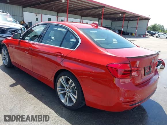 2018 BMW 3 Series 330i with VIN WBA8B9C54JEE82761, listed as a IAAI auction lot 42775458 with 26,551 mi miles and . Bid and sale history available at DreamBid. Image 3.