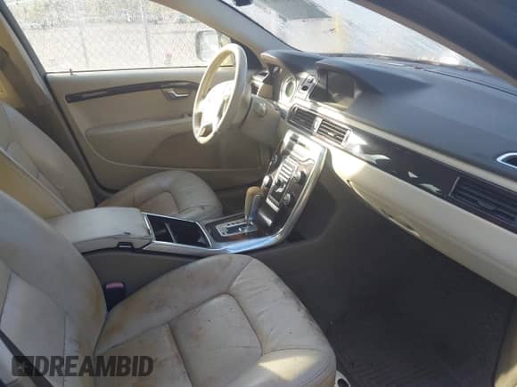 2012 Volvo XC70 T6 with VIN YV4902BZ0C1127969, listed as a IAAI auction lot 43218678 with 185,854 mi miles and . Bid and sale history available at DreamBid. Image 5.