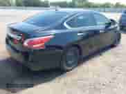 2015 Nissan Altima S z VIN 1N4AL3AP6FC232303, wystawiony jako IAAI lot #43129945 z przebiegiem 78 098 mil mil oraz . Historia ofert i sprzedaży dostępna na DreamBid. Obrazek 4.