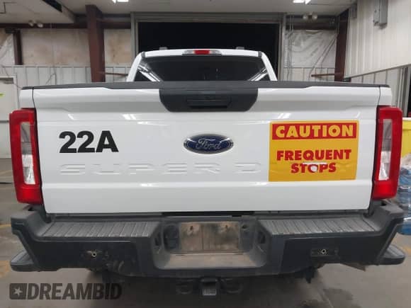 2023 Ford F-250 XL с VIN 1FT7X2BA0PEC81614, выставлен на аукционе IAAI как лот 43307660 с пробегом 42 236 миль миль и . История ставок и продаж доступна на DreamBid. Изображение 16.