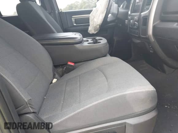 2021 Ram 1500 Warlock z VIN 1C6RR7GG1MS523909, wystawiony jako IAAI lot #43232102 z przebiegiem 71 910 mil mil oraz . Historia ofert i sprzedaży dostępna na DreamBid. Obrazek 5.