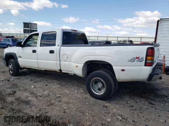 2003 Chevrolet Silverado 3500 LT с VIN 1GCJK33173F124661, выставлен на аукционе Copart как лот 53274815 с пробегом 349 872 миль миль и Списание • Salvage title. История ставок и продаж доступна на DreamBid. Изображение 2.