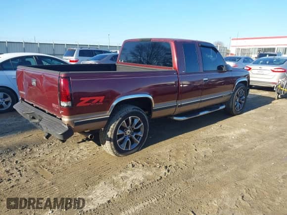 1998 GMC Sierra 1500 с VIN 2GTEK19R0W1515178, выставлен на аукционе IAAI как лот 41423331 с пробегом 250 910 миль миль и . История ставок и продаж доступна на DreamBid. Изображение 4.