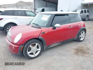 2006 MINI Hardtop with VIN WMWRC33516TK65263, listed as a IAAI auction lot 42003520 with 185,065 mi miles and . Bid and sale history available at DreamBid. Image 2.