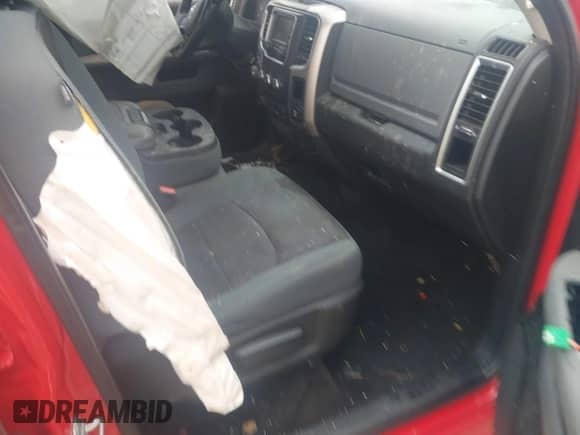 2014 Ram 1500 Big Horn z VIN 1C6RR7LT4ES107972, wystawiony jako IAAI lot #41867897 z przebiegiem Nie podano mil oraz . Historia ofert i sprzedaży dostępna na DreamBid. Obrazek 5.