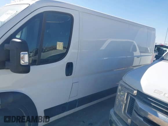 2023 Ram ProMaster Cargo z VIN 3C6LRVVG4PE584448, wystawiony jako IAAI lot #41582170 z przebiegiem 87 666 mil mil oraz . Historia ofert i sprzedaży dostępna na DreamBid. Obrazek 9.
