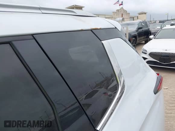 2024 Mitsubishi Outlander SEL with VIN JA4J3WA88RZ057293, listed as a IAAI auction lot 42035645 with 14,470 mi miles and . Bid and sale history available at DreamBid. Image 6.