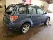 2011 Subaru Forester X z VIN JF2SHABC2BG728333, wystawiony jako Copart lot #69362895 z przebiegiem 132 290 mil mil oraz Czysty tytuł • Clean title. Historia ofert i sprzedaży dostępna na DreamBid. Obrazek 3.