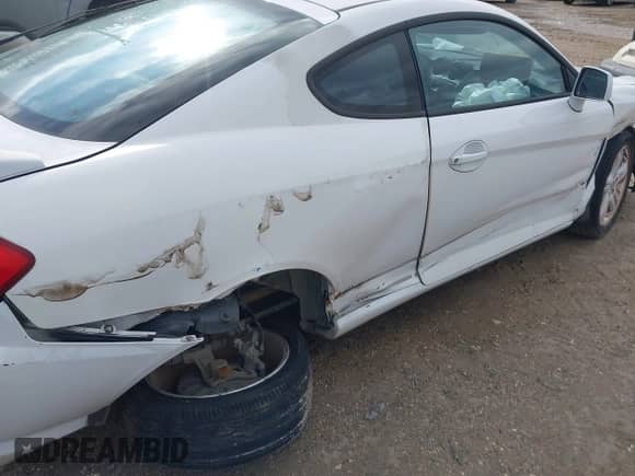 2003 Hyundai Tiburon GT с VIN KMHHN65FX3U034914, выставлен на аукционе IAAI как лот 41299314 с пробегом 204 378 миль миль и . История ставок и продаж доступна на DreamBid. Изображение 6.