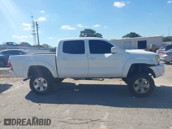 2007 Toyota Tacoma PreRunner with VIN 5TEJU62N27Z338028, listed as a IAAI auction lot 43435181 with 267,805 mi miles and . Bid and sale history available at DreamBid. Image 13.