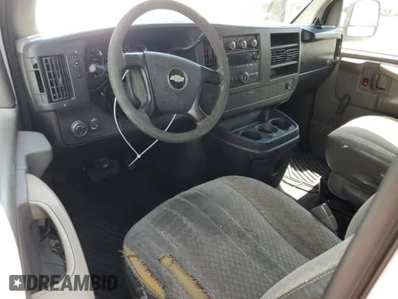 2009 Chevrolet Express Cargo с VIN 1GCFG15X691143401, выставлен на аукционе Copart как лот 60851845 с пробегом 243 046 миль миль и Списание • Salvage title. История ставок и продаж доступна на DreamBid. Изображение 8.