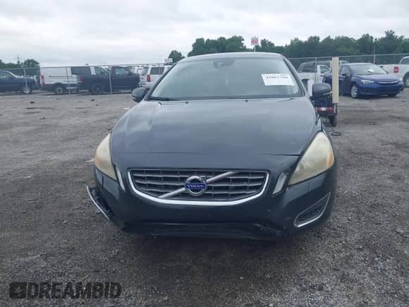 2013 Volvo S60 T5 Premier z VIN YV1612FS8D2180344, wystawiony jako IAAI lot #42863760 z przebiegiem 193 207 mil mil oraz . Historia ofert i sprzedaży dostępna na DreamBid. Obrazek 11.