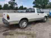 2002 Toyota Tundra z VIN 5TBJN32192S233770, wystawiony jako Copart lot #69473165 z przebiegiem 142 350 mil mil oraz Czysty tytuł • Clean title. Historia ofert i sprzedaży dostępna na DreamBid. Obrazek 3.