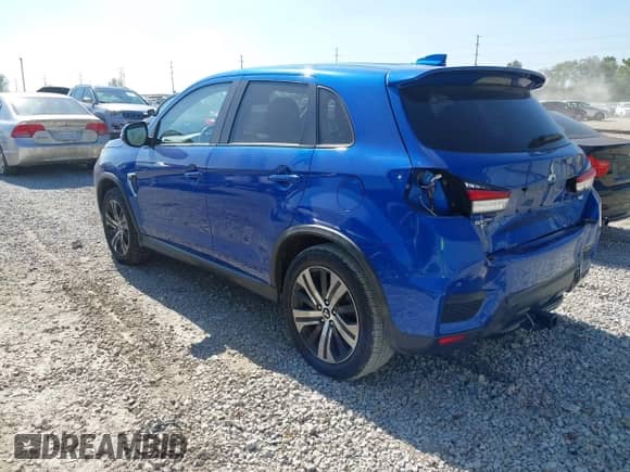 2021 Mitsubishi Outlander ES z VIN JA4ARUAU0MU033088, wystawiony jako IAAI lot #43329303 z przebiegiem 24 626 mil mil oraz . Historia ofert i sprzedaży dostępna na DreamBid. Obrazek 3.