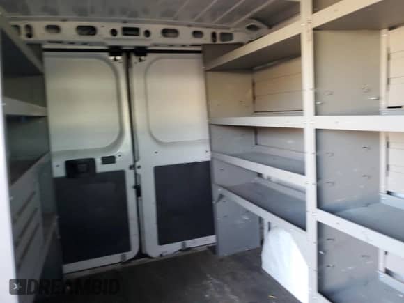 2021 Ram ProMaster Cargo с VIN 3C6LRVNG1ME576187, выставлен на аукционе Copart как лот 81195664 с пробегом Не указан миль и Списание • Salvage title. История ставок и продаж доступна на DreamBid. Изображение 10.