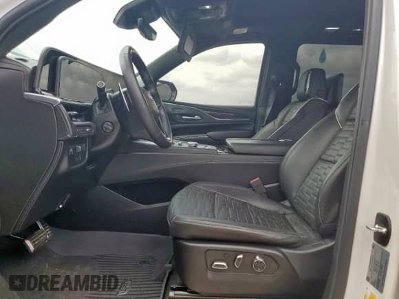 2023 Cadillac Escalade ESV AWD V-Series с VIN 1GYS4SK93PR463898, выставлен на аукционе Copart как лот 70753825 с пробегом 22 121 миль миль и На запчасти • Non repairable. История ставок и продаж доступна на DreamBid. Изображение 7.