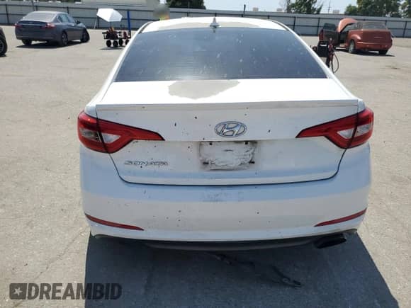 2016 Hyundai Sonata SE z VIN 5NPE24AF7GH404582, wystawiony jako Copart lot #62198025 z przebiegiem Nie podano mil oraz Szkoda całkowita • Salvage title. Historia ofert i sprzedaży dostępna na DreamBid. Obrazek 6.