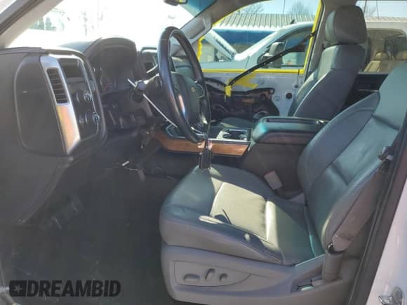 2015 Chevrolet Silverado 1500 LTZ z VIN 3GCUKSEJ9FG532540, wystawiony jako Copart lot #45351835 z przebiegiem 132 577 mil mil oraz Szkoda całkowita • Salvage title. Historia ofert i sprzedaży dostępna na DreamBid. Obrazek 7.