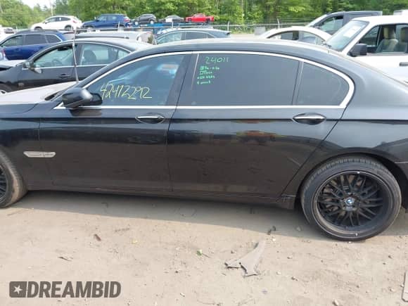 2012 BMW 7 Series 750Li xDrive with VIN WBAKC8C5XCC436425, listed as a IAAI auction lot 42412292 with 186,152 mi miles and . Bid and sale history available at DreamBid. Image 15.