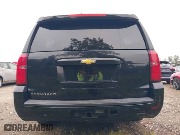 2015 Chevrolet Suburban LT с VIN 1GNSKJKC3FR210961, выставлен на аукционе IAAI как лот 43251868 с пробегом 392 257 миль миль и . История ставок и продаж доступна на DreamBid. Изображение 16.