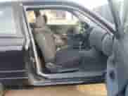 2005 Hyundai Accent GLS z VIN KMHCG35CX5U332441, wystawiony jako IAAI lot #43217479 z przebiegiem 225 254 mil mil oraz . Historia ofert i sprzedaży dostępna na DreamBid. Obrazek 5.