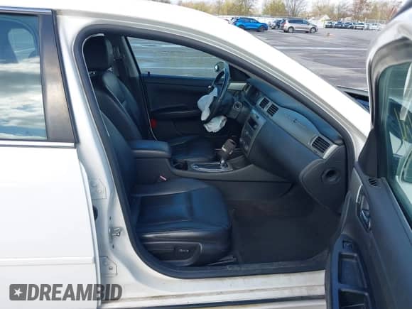 2007 Chevrolet Impala SS z VIN 2G1WD58C979104909, wystawiony jako IAAI lot #42073104 z przebiegiem 133 928 mil mil oraz . Historia ofert i sprzedaży dostępna na DreamBid. Obrazek 5.