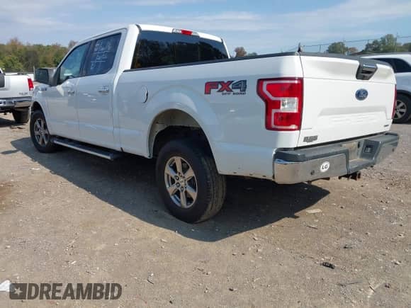 2019 Ford F-150 XLT z VIN 1FTFW1E44KFC77101, wystawiony jako IAAI lot #43493499 z przebiegiem 106 257 mil mil oraz . Historia ofert i sprzedaży dostępna na DreamBid. Obrazek 3.