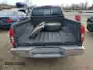 2005 Nissan Frontier SE z VIN 1N6AD06W45C442559, wystawiony jako Copart lot #53615895 z przebiegiem 136 822 mil mil oraz Czysty tytuł • Clean title. Historia ofert i sprzedaży dostępna na DreamBid. Obrazek 6.