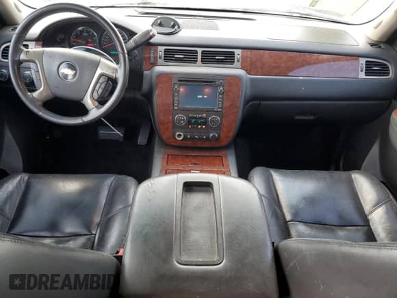 2010 Chevrolet Tahoe LTZ с VIN 1GNUKCE0XAR287678, выставлен на аукционе Copart как лот 80432845 с пробегом 207 563 миль миль и Списание • Salvage title. История ставок и продаж доступна на DreamBid. Изображение 8.