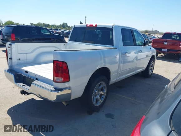 2013 Ram 1500 z VIN 1C6RR6LP5DS534444, wystawiony jako IAAI lot #43433054 z przebiegiem 176 440 mil mil oraz . Historia ofert i sprzedaży dostępna na DreamBid. Obrazek 4.