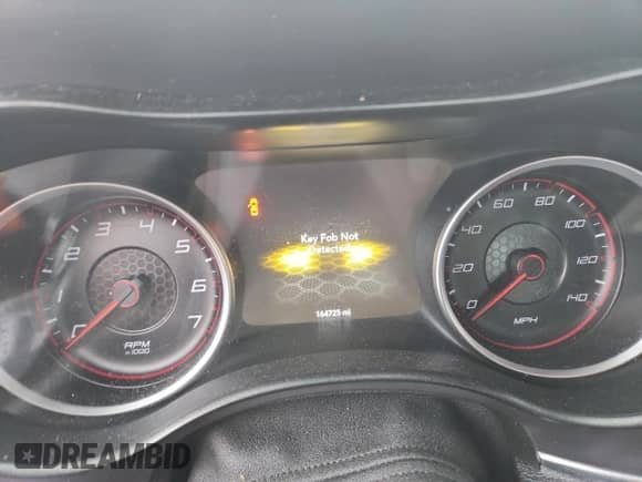 2015 Dodge Charger SE z VIN 2C3CDXBGXFH810071, wystawiony jako Copart lot #84706745 z przebiegiem 164 725 mil mil oraz Szkoda całkowita • Salvage title. Historia ofert i sprzedaży dostępna na DreamBid. Obrazek 9.