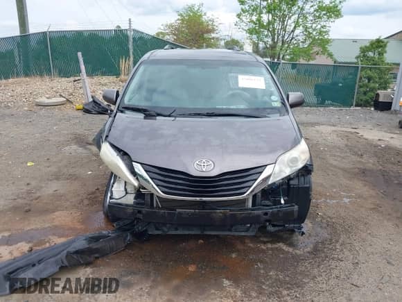 2012 Toyota Sienna with VIN 5TDKA3DC9CS013553, listed as a IAAI auction lot 42096137 with 181,993 mi miles and . Bid and sale history available at DreamBid. Image 12.