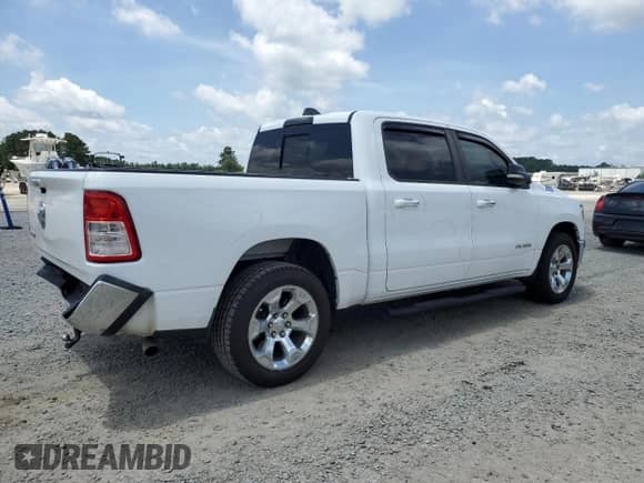 2020 Ram 1500 Big Horn z VIN 1C6RREFG6LN289012, wystawiony jako Copart lot #61009815 z przebiegiem 129 977 mil mil oraz Szkoda całkowita • Salvage title. Historia ofert i sprzedaży dostępna na DreamBid. Obrazek 3.