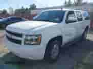 2010 Chevrolet Suburban LT z VIN 1GNUCJE05AR210539, wystawiony jako IAAI lot #41805107 z przebiegiem 166 305 mil mil oraz . Historia ofert i sprzedaży dostępna na DreamBid. Obrazek 18.