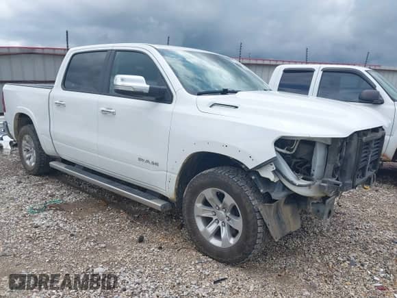 2022 Ram 1500 Laramie z VIN 1C6SRFJT0NN234411, wystawiony jako IAAI lot #42695457 z przebiegiem 94 721 mil mil oraz . Historia ofert i sprzedaży dostępna na DreamBid. Obrazek 1.