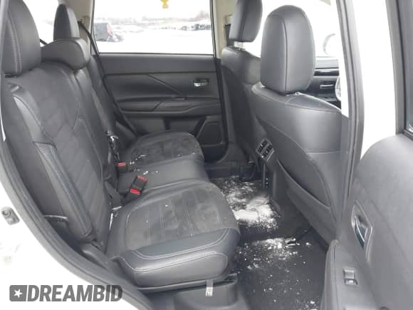 2020 Mitsubishi Outlander ES с VIN JA4AZ3A33LZ011380, выставлен на аукционе IAAI как лот 41567914 с пробегом 72 663 миль миль и . История ставок и продаж доступна на DreamBid. Изображение 8.