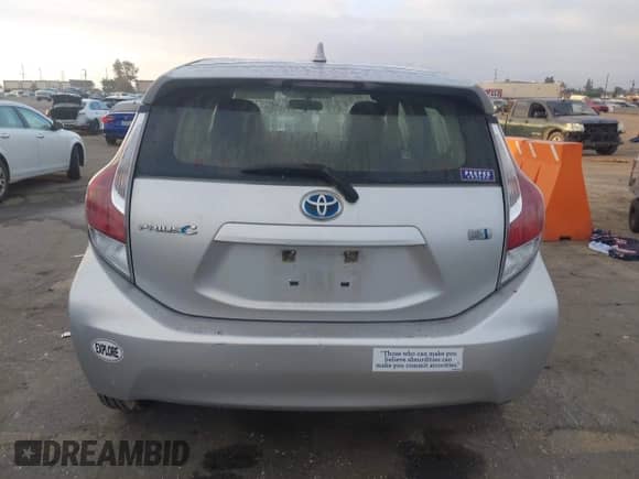 2015 Toyota Prius One z VIN JTDKDTB33F1575685, wystawiony jako IAAI lot #43508333 z przebiegiem 121 064 mil mil oraz . Historia ofert i sprzedaży dostępna na DreamBid. Obrazek 17.