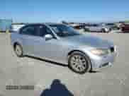 2007 BMW 3 Series 328xi z VIN WBAVC73557KP33136, wystawiony jako Copart lot #85649935 z przebiegiem 178 613 mil mil oraz Czysty tytuł • Clean title. Historia ofert i sprzedaży dostępna na DreamBid. Obrazek 4.