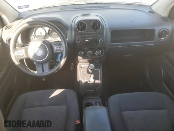 2012 Jeep Compass Sport с VIN 1C4NJCBA7CD550612, выставлен на аукционе Copart как лот 82494375 с пробегом 183 730 миль миль и Списание • Salvage title. История ставок и продаж доступна на DreamBid. Изображение 8.