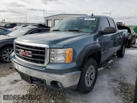 2008 GMC Sierra 1500 Work Truck with VIN 1GTEC19X68Z134439, listed as a Copart auction lot 88669475 with 122,092 mi miles and Salvage title. Bid and sale history available at DreamBid. Image 1.