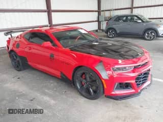 2016 Chevrolet Camaro 2SS с VIN 1G1FH1R73G0144024, выставлен на аукционе IAAI как лот 42559113 с пробегом 87 978 миль миль и . История ставок и продаж доступна на DreamBid. Изображение 1.