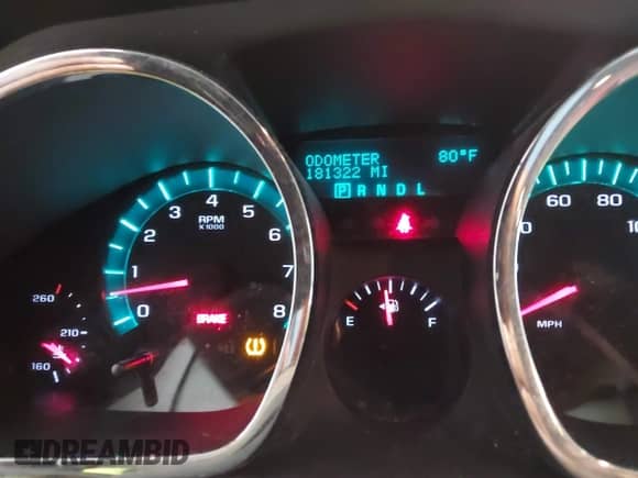 2012 Chevrolet Traverse LS z VIN 1GNKRFED0CJ348691, wystawiony jako IAAI lot #42737152 z przebiegiem 181 322 mil mil oraz . Historia ofert i sprzedaży dostępna na DreamBid. Obrazek 7.