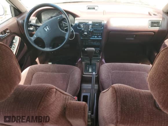 1992 Honda Accord with VIN 1HGCB7670NA005707, listed as a Copart auction lot 66297525 with 90,163 mi miles and Clean title. Bid and sale history available at DreamBid. Image 8.