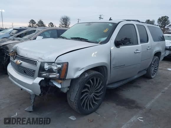 2011 Chevrolet Suburban LS с VIN 1GNSCHE07BR241468, выставлен на аукционе IAAI как лот 41376362 с пробегом 277 907 миль миль и . История ставок и продаж доступна на DreamBid. Изображение 2.